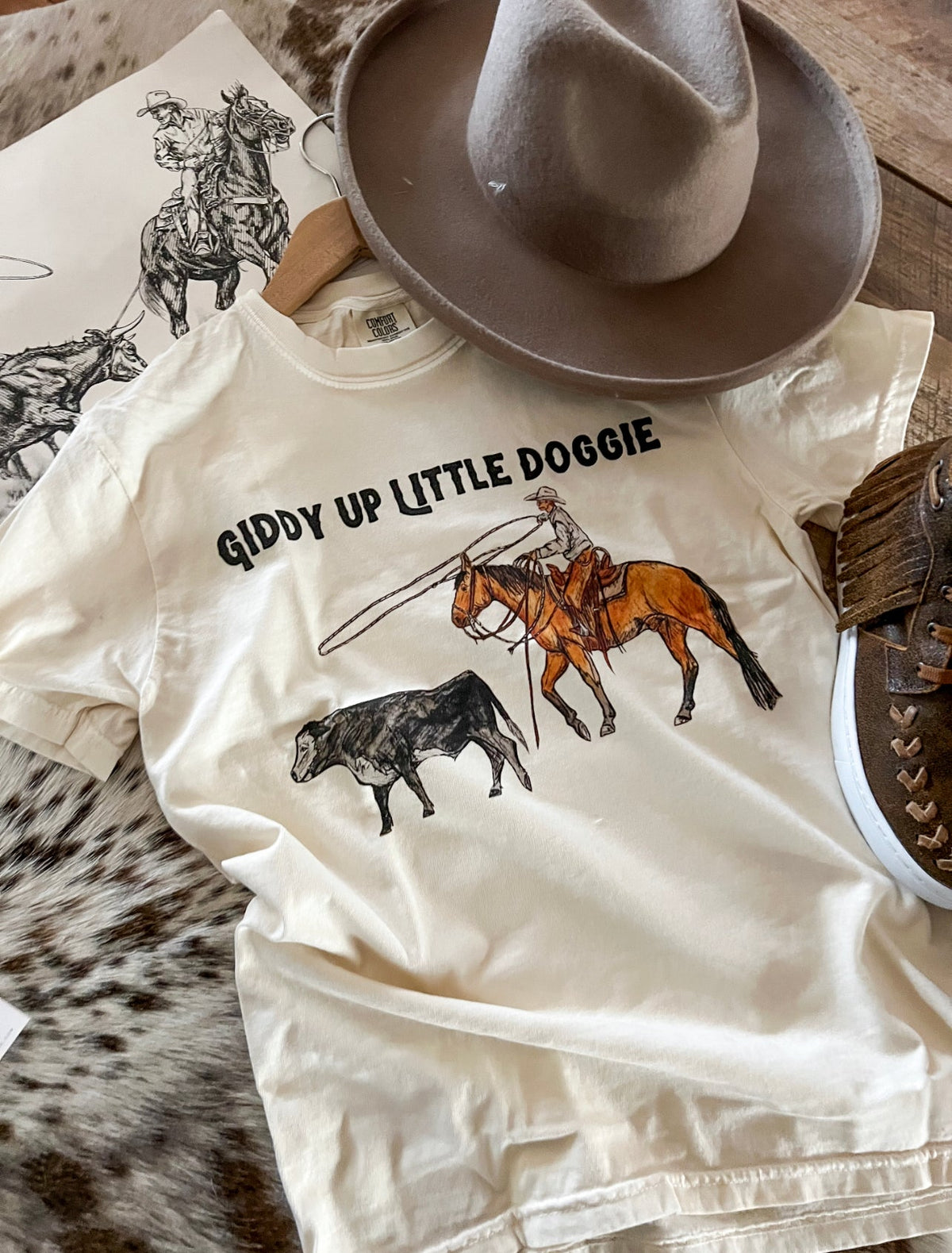 Giddy Up Little Doggie Tee(cream)(Fringed exclusive)