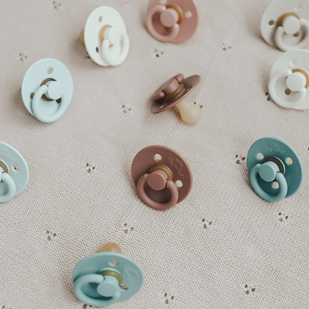 Itzy Soother™ Natural Rubber Paci Sets: Mint + White