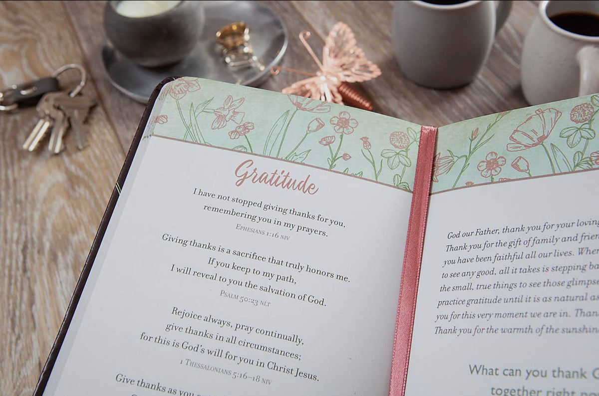 Joyful Hearts: Prayers & Promises for Couples (Prayer Book)