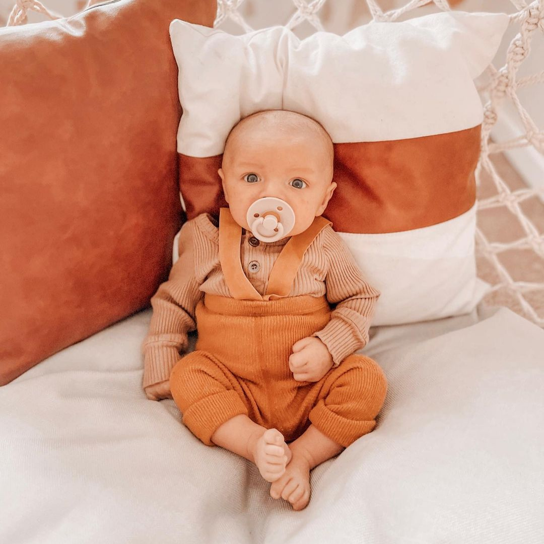 Itzy Soother™ Natural Rubber Paci Sets: Mint + White