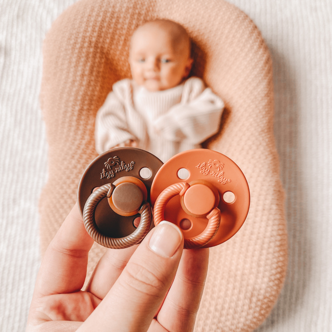 Itzy Soother™ Natural Rubber Paci Sets: Mint + White