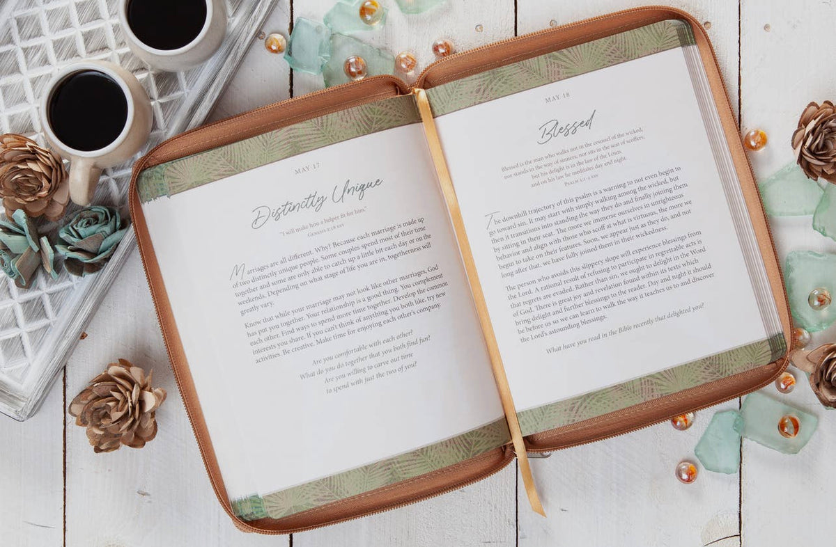 Strength for Today for Couples (Ziparound Devotional)