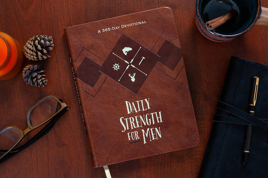 Daily Strength for Men (Father's Day Gifts - Devotional)